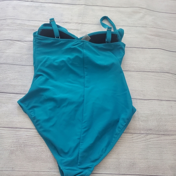 H2OH one piece swimsuit. Size medium. Teal. - Picture 6 of 7